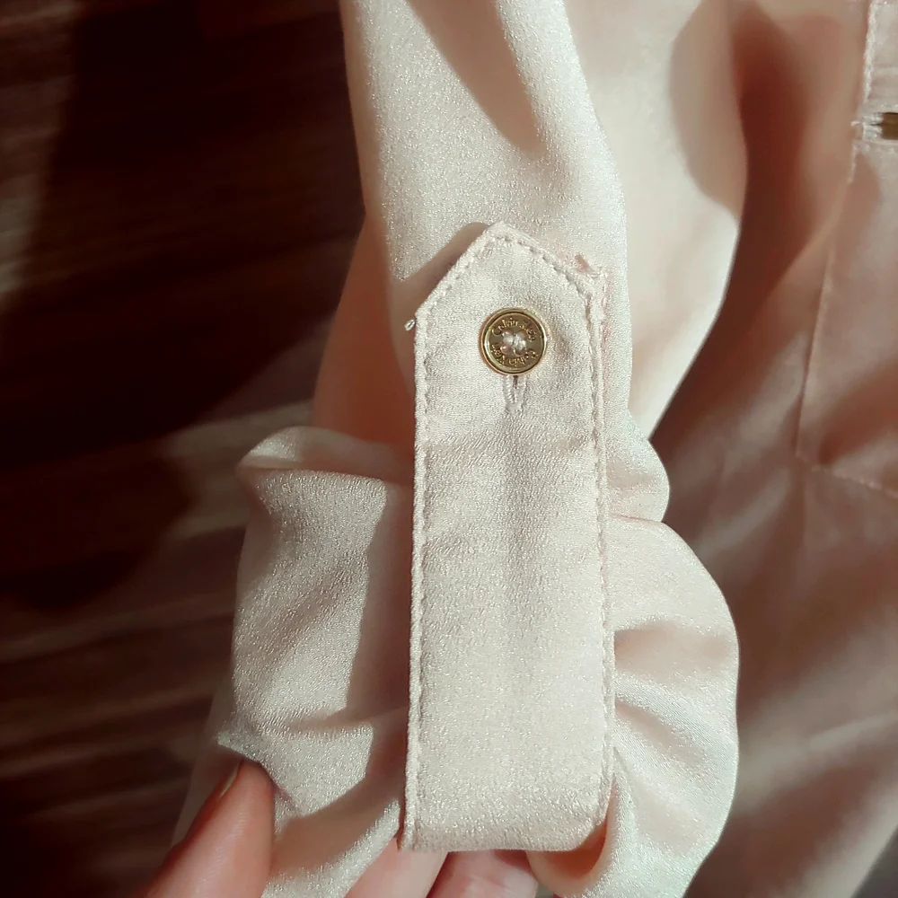 🎉🛍 Calvin Klein light pink button down blouse with gold buttons - Picture 4 of 8